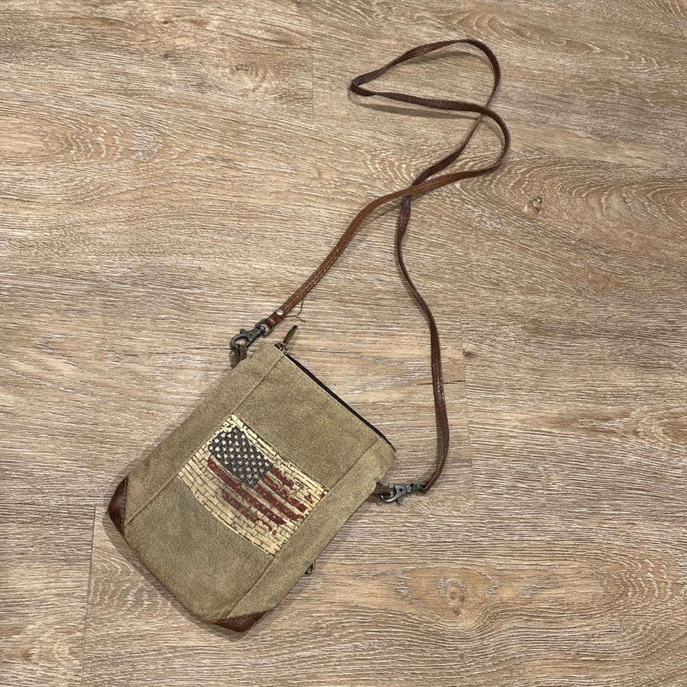 Cross body purse
